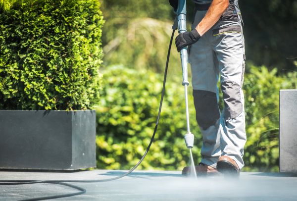 Cost of Concrete Pressure Washing in Petaluma