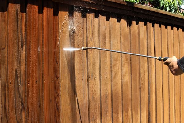 Cost of Fence Cleaning in Petaluma