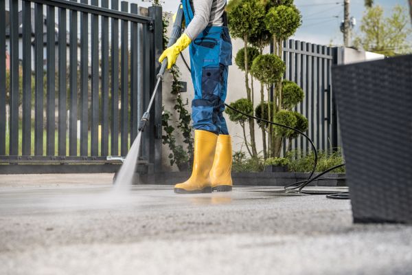 Cost of Driveway Power Washing in Petaluma
