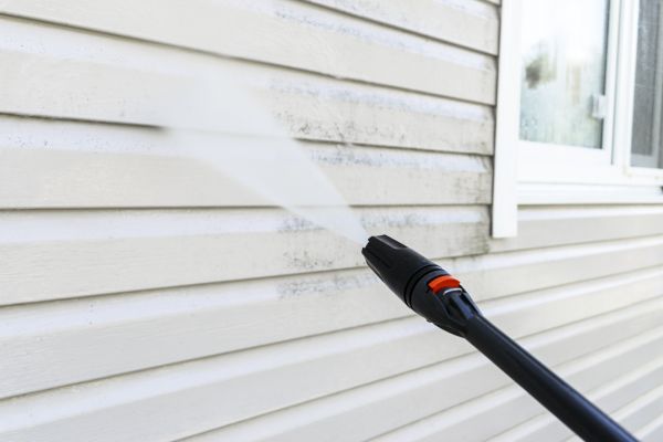Cost of Siding Power Washing in Petaluma