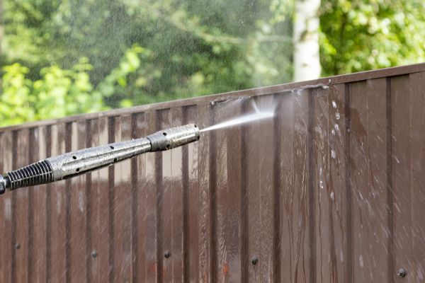 Cost of Vinyl Fence Cleaning in Petaluma