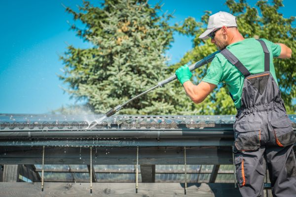 Cost of Gutter Power Washing in Petaluma