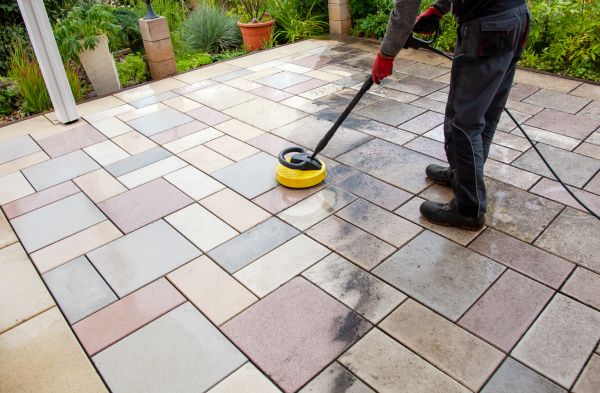 Cost of Patio Washing in Petaluma