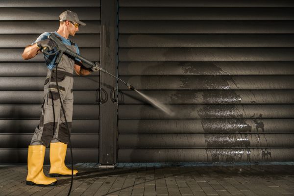 Cost of Garage Pressure Washing in Petaluma