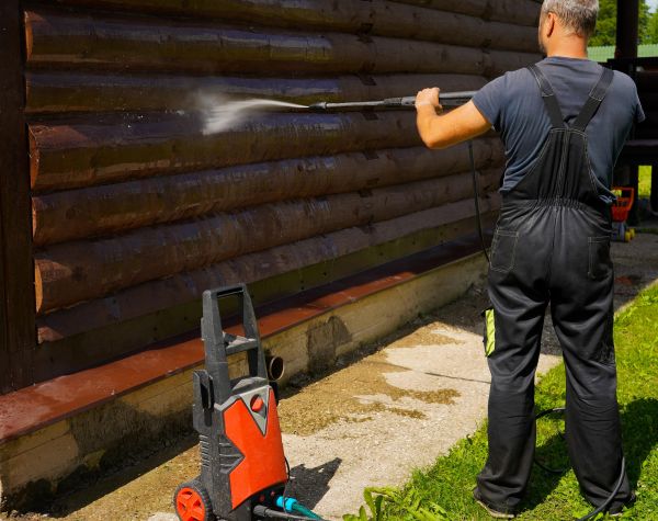 Cost of Log Home Pressure Washing in Petaluma