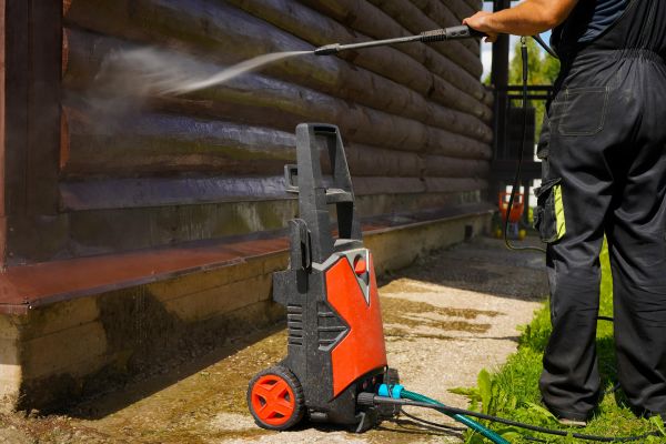Cost of Wood House Exterior Cleaning in Petaluma