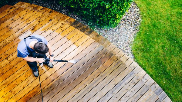 Cost of Deck Pressure Cleaning in Petaluma
