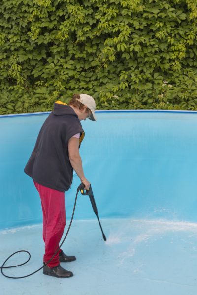 Cost of Pool Pressure Washing in Petaluma