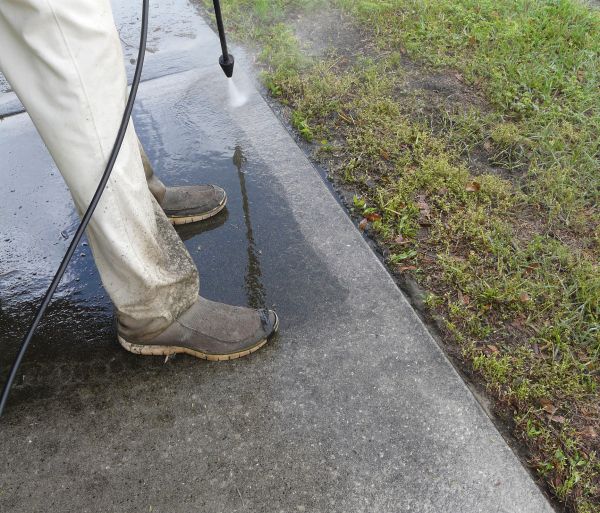 Cost of Pavement Power Washing in Petaluma