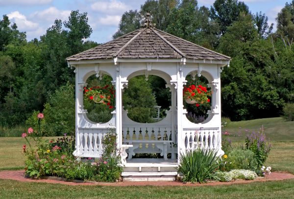 Cost of Gazebo Cleaning in Petaluma