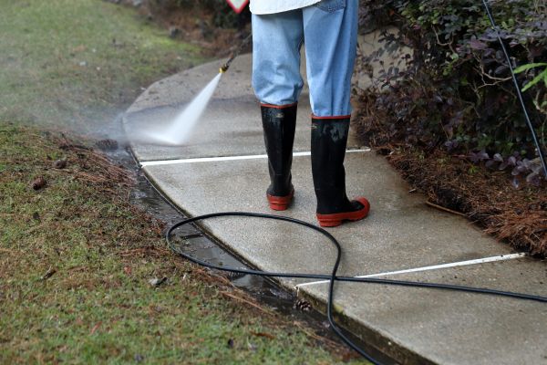 Cost of Sidewalk Pressure Cleaning in Petaluma