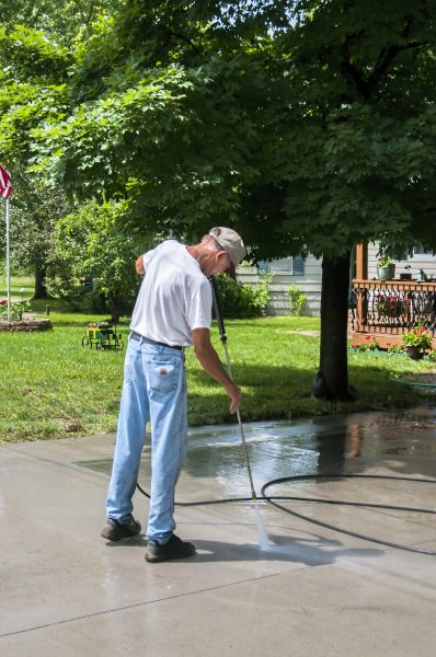 Cost of Driveway Concrete Cleaning in Petaluma