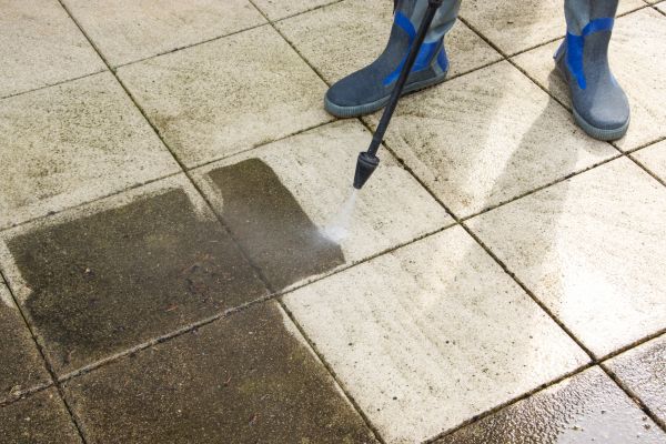Cost of Outdoor Concrete Cleaning in Petaluma