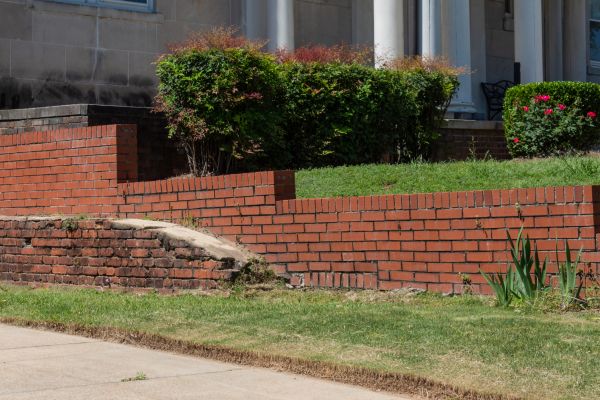 Cost of Retaining Wall Cleaning in Petaluma