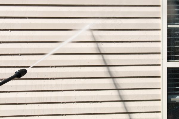 Cost of Apartment Power Washing in Petaluma