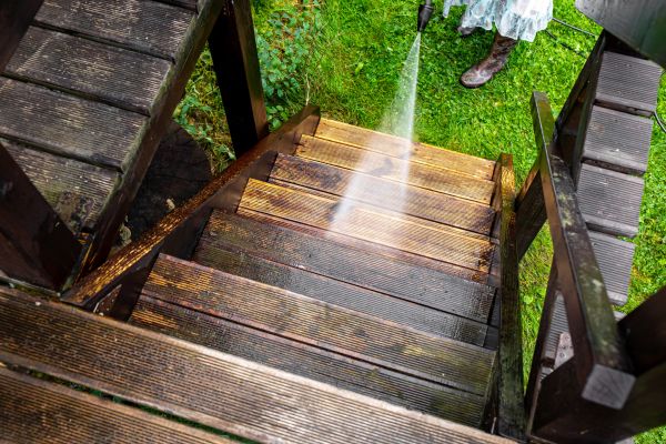 Cost of Wood Power Washing in Petaluma
