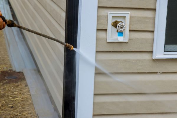 Cost of Vinyl Siding Cleaning in Petaluma