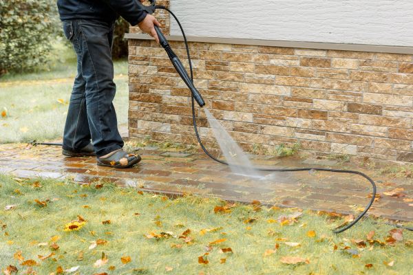 Cost of Residential Powerwashing in Petaluma